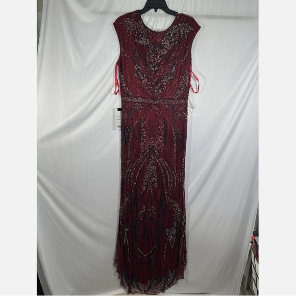 NWT $598 Mac Duggal [ 16 ]‎ Intricate Beaded V-Neck High Slit Gown Burgundy Red - Picture 7 of 15